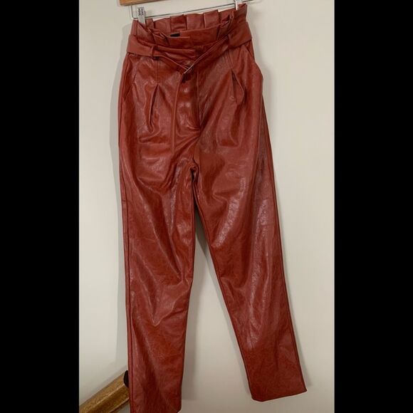 Revolve Majorelle terracotta brown faux leather pants,belt, pleated waist, XS - Picture 3 of 12